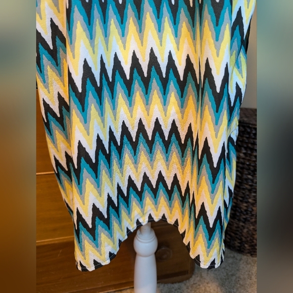 Riley + James Blouse Chevron Black Teal Gray Yellow Blouse - Picture 8 of 12